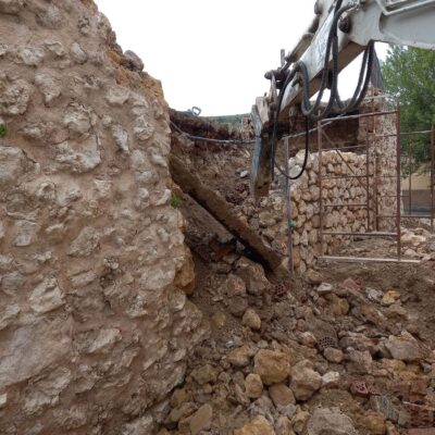 Reconstruccion de muro de la Plaza de toros de Pastrana